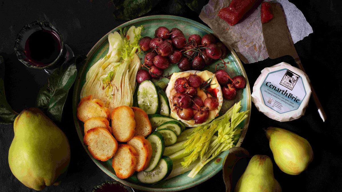 Baked Cenarth Brie with Thyme Roasted Grapes | Caws Cenarth